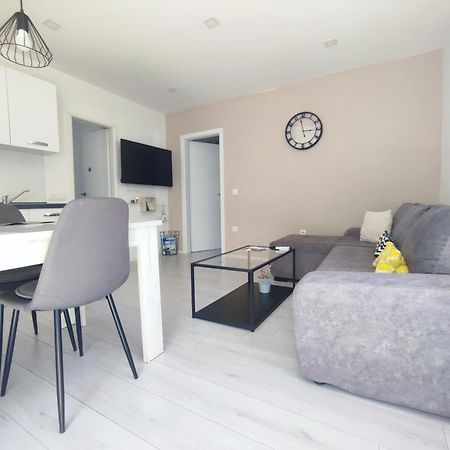 Apartmán Garden Sutomiscica Exteriér fotografie