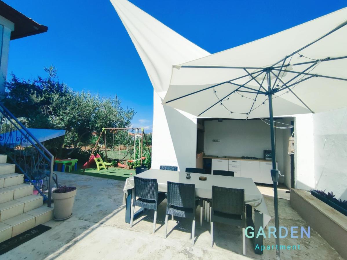 Apartmán Garden Sutomiscica Exteriér fotografie