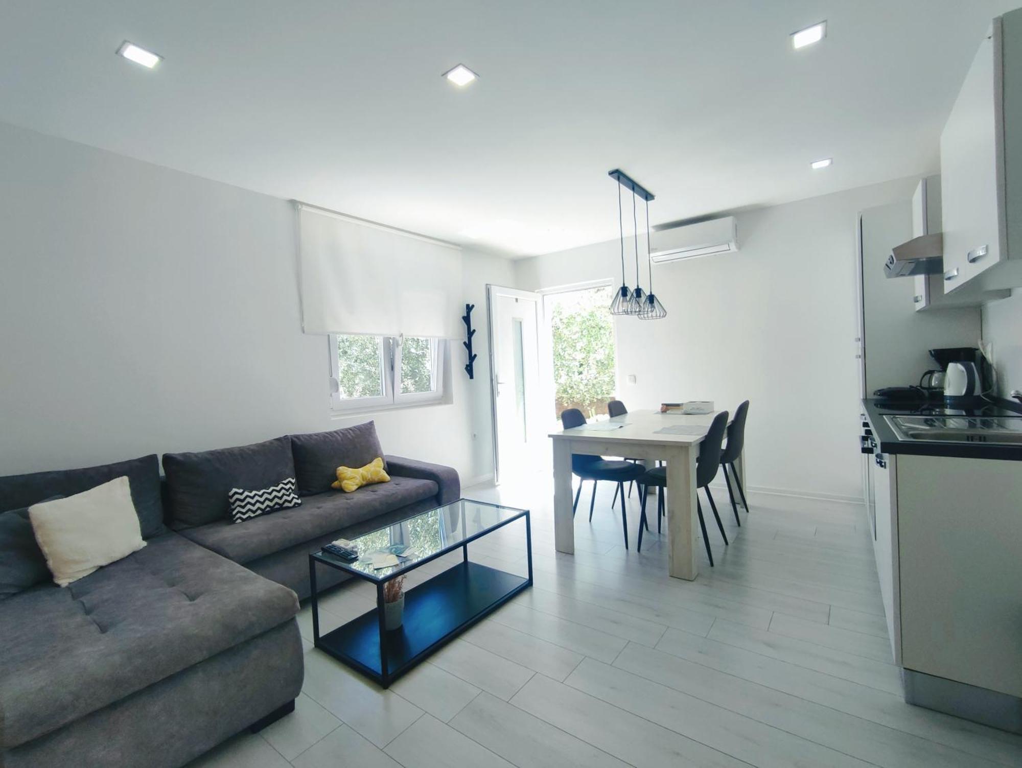 Apartmán Garden Sutomiscica Exteriér fotografie