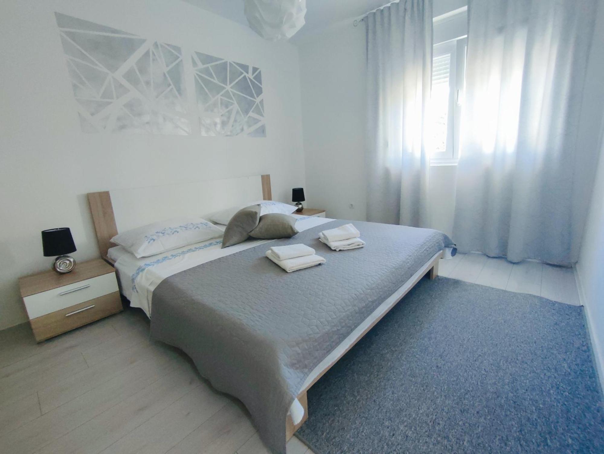 Apartmán Garden Sutomiscica Exteriér fotografie