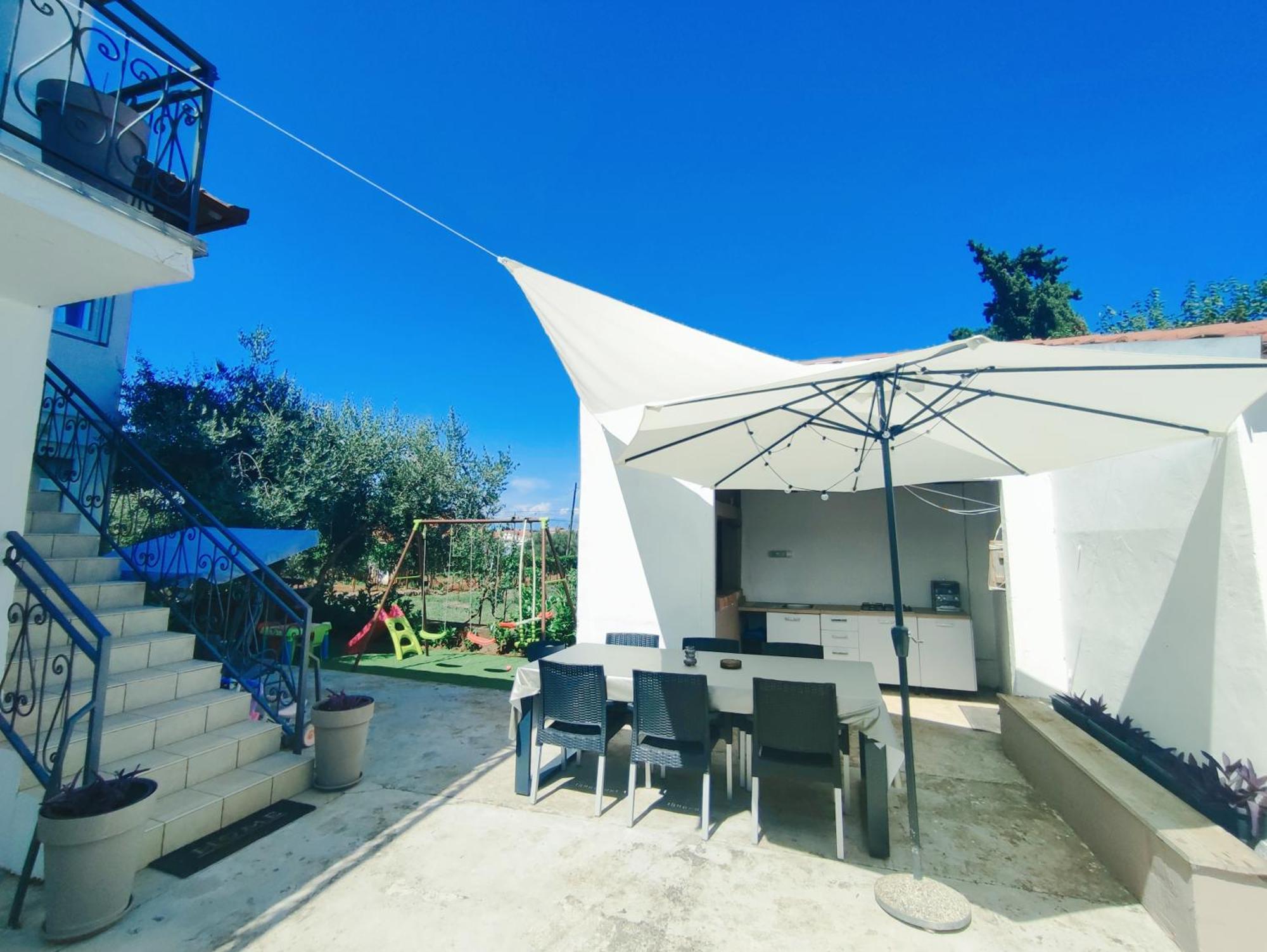 Apartmán Garden Sutomiscica Exteriér fotografie