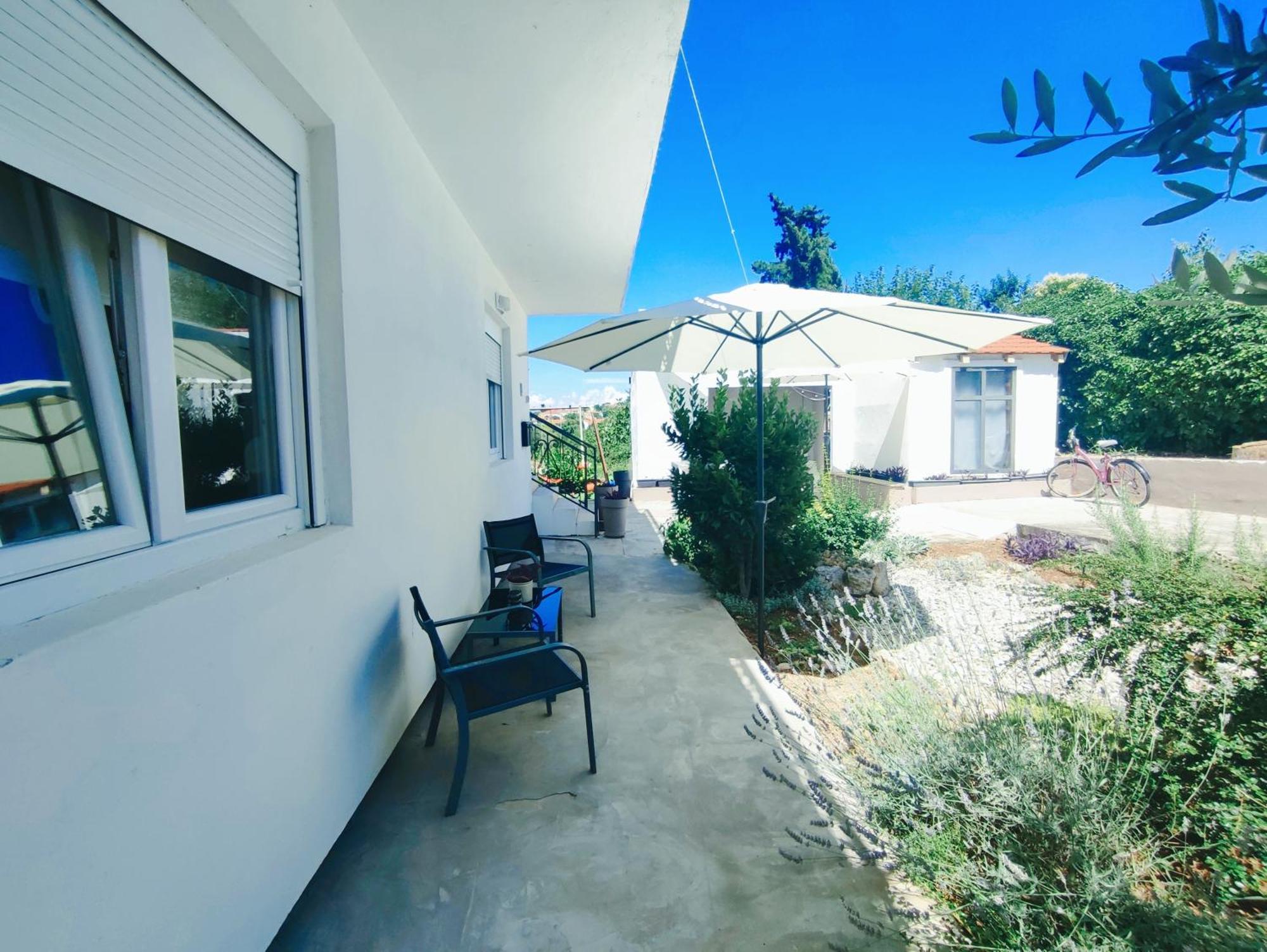 Apartmán Garden Sutomiscica Exteriér fotografie