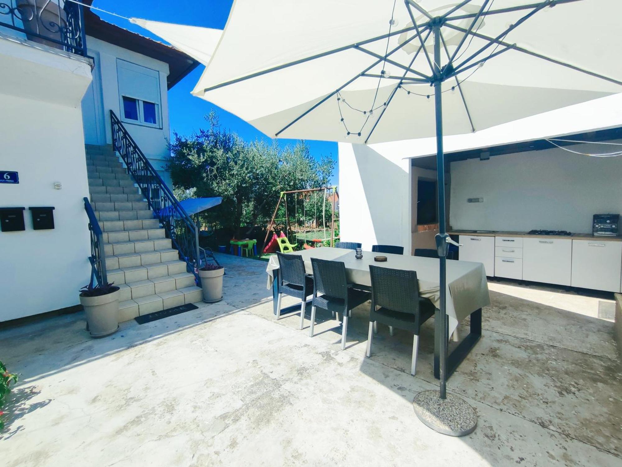 Apartmán Garden Sutomiscica Exteriér fotografie