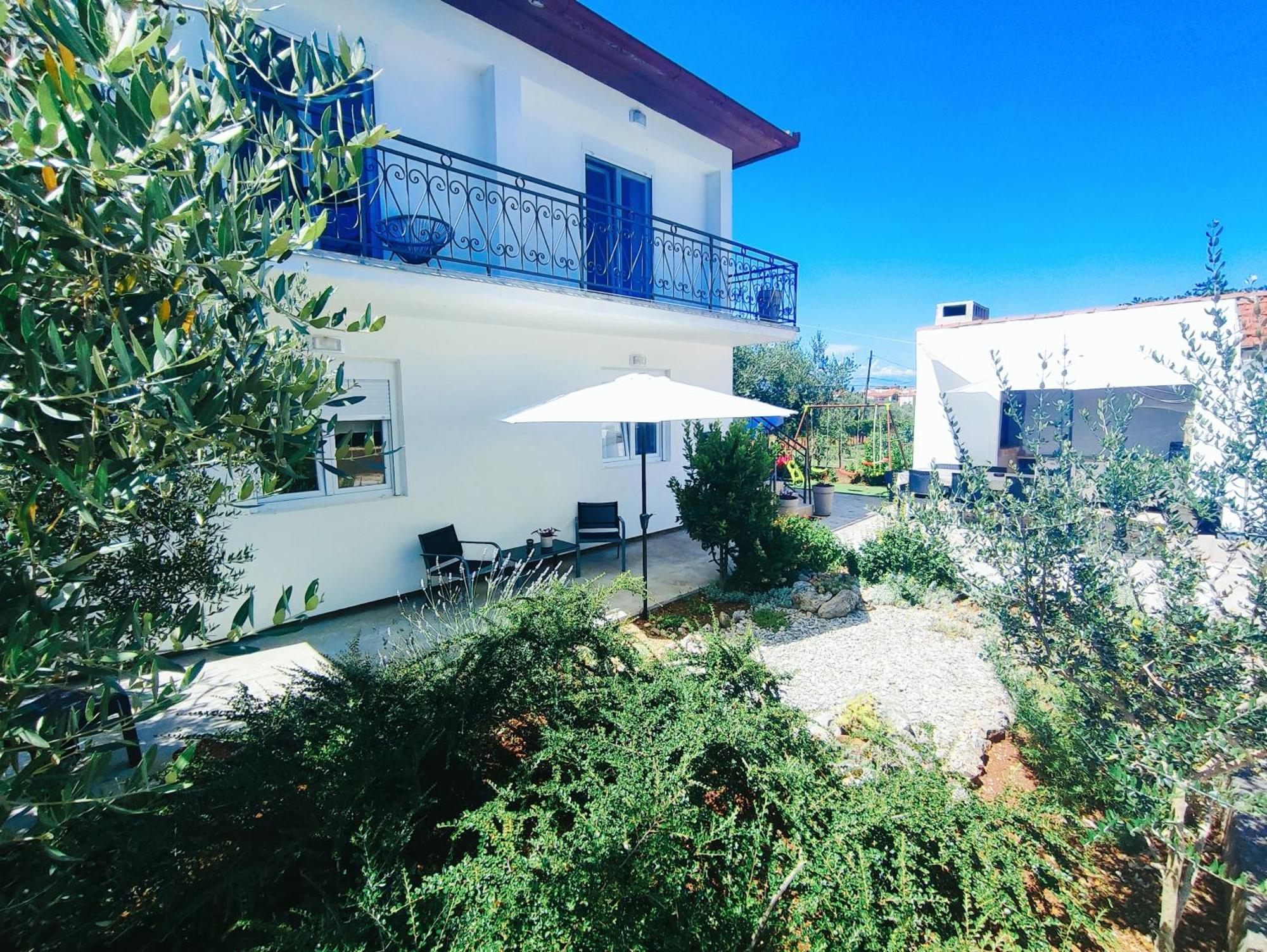 Apartmán Garden Sutomiscica Exteriér fotografie