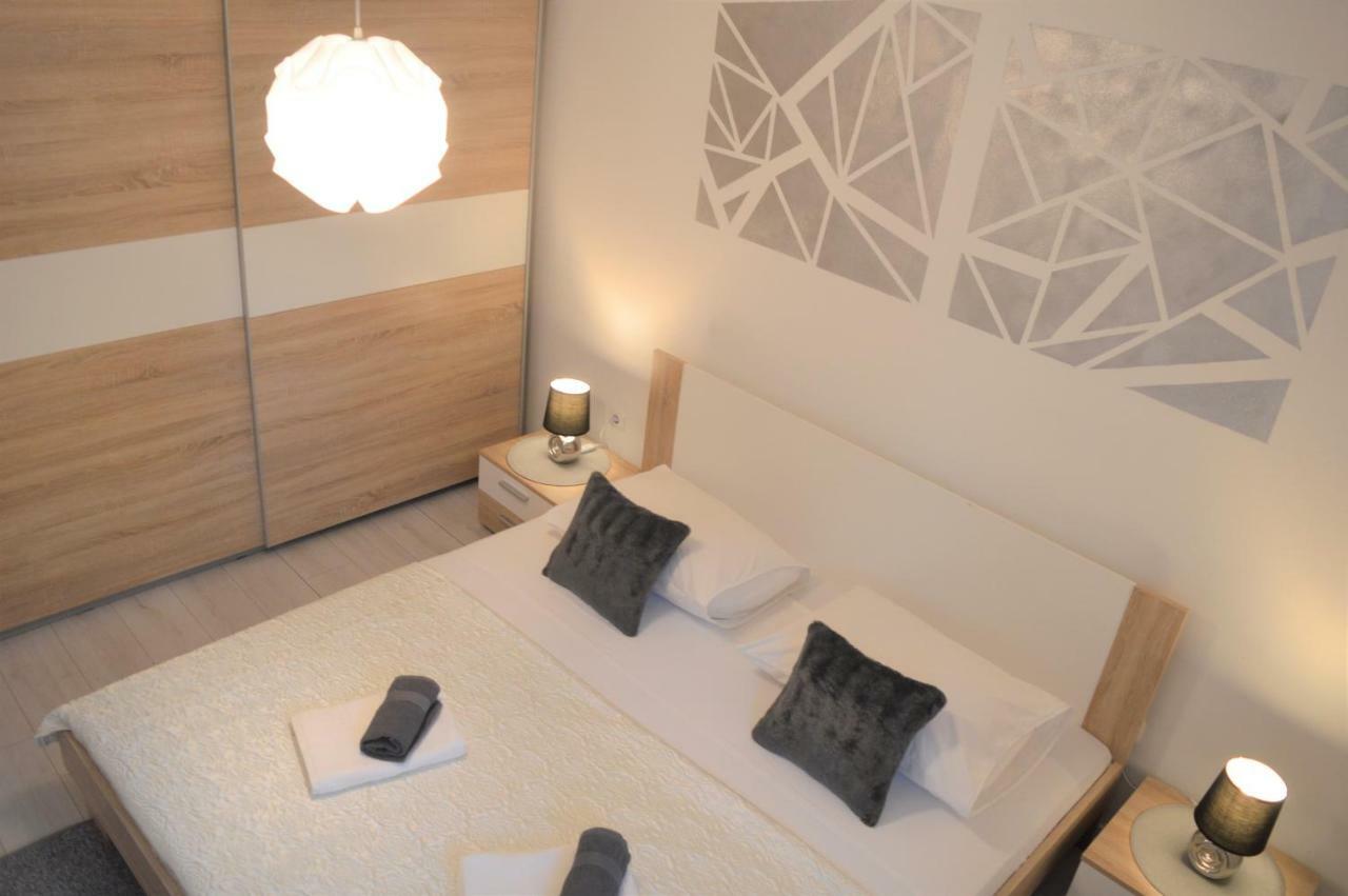 Apartmán Garden Sutomiscica Exteriér fotografie